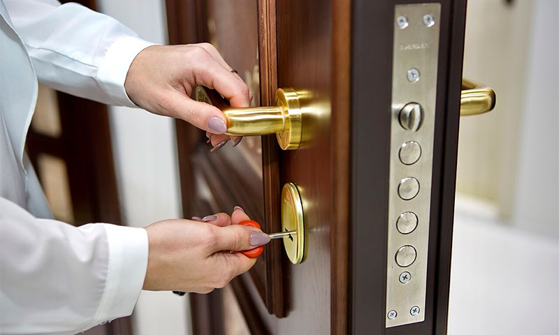 металлические или деревянные двери какие лучше